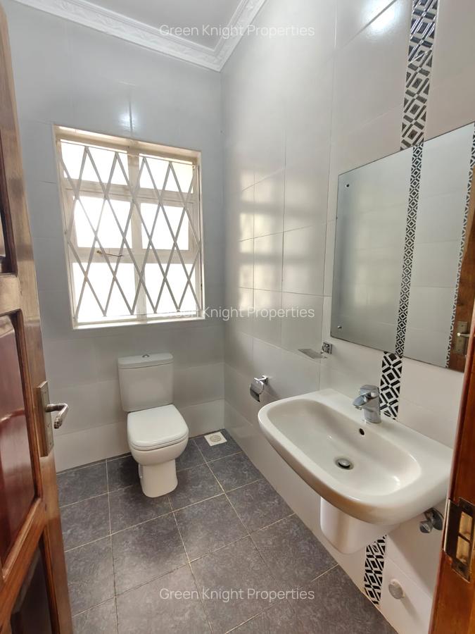 4 Bed House with En Suite in Karen - 12