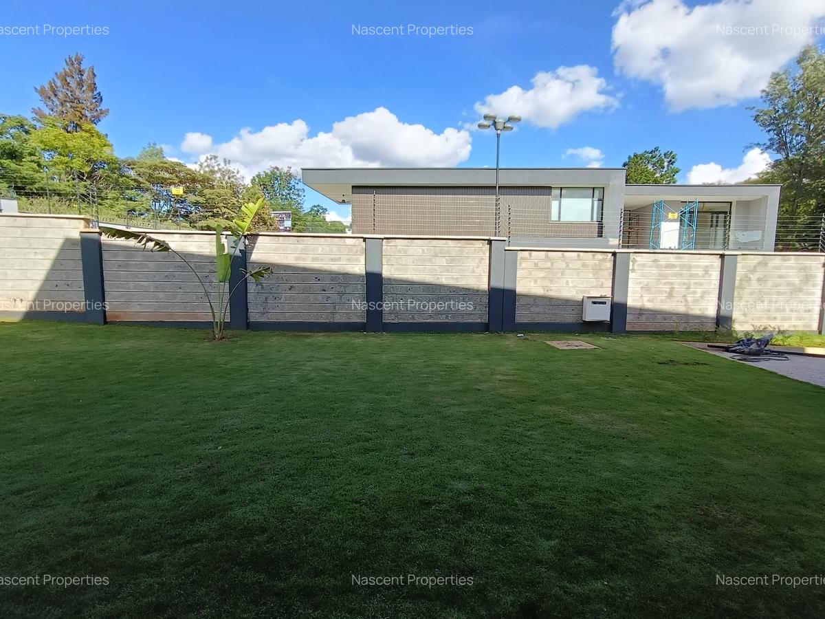 5 Bed House with En Suite in Nyari - 3