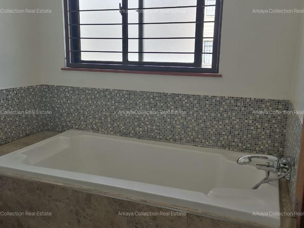 5 Bed House with En Suite in Lavington - 6