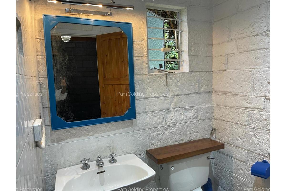 1 Bed House with En Suite in Kyuna - 10