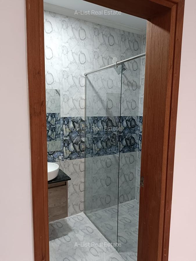 4 Bed Apartment with En Suite at 1St Parklands - 10