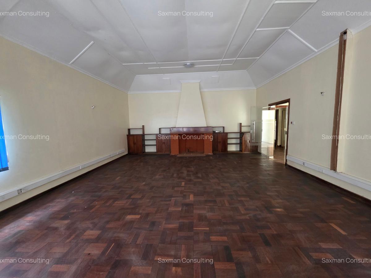 Commercial Property with Service Charge Included in Kilimani - 17