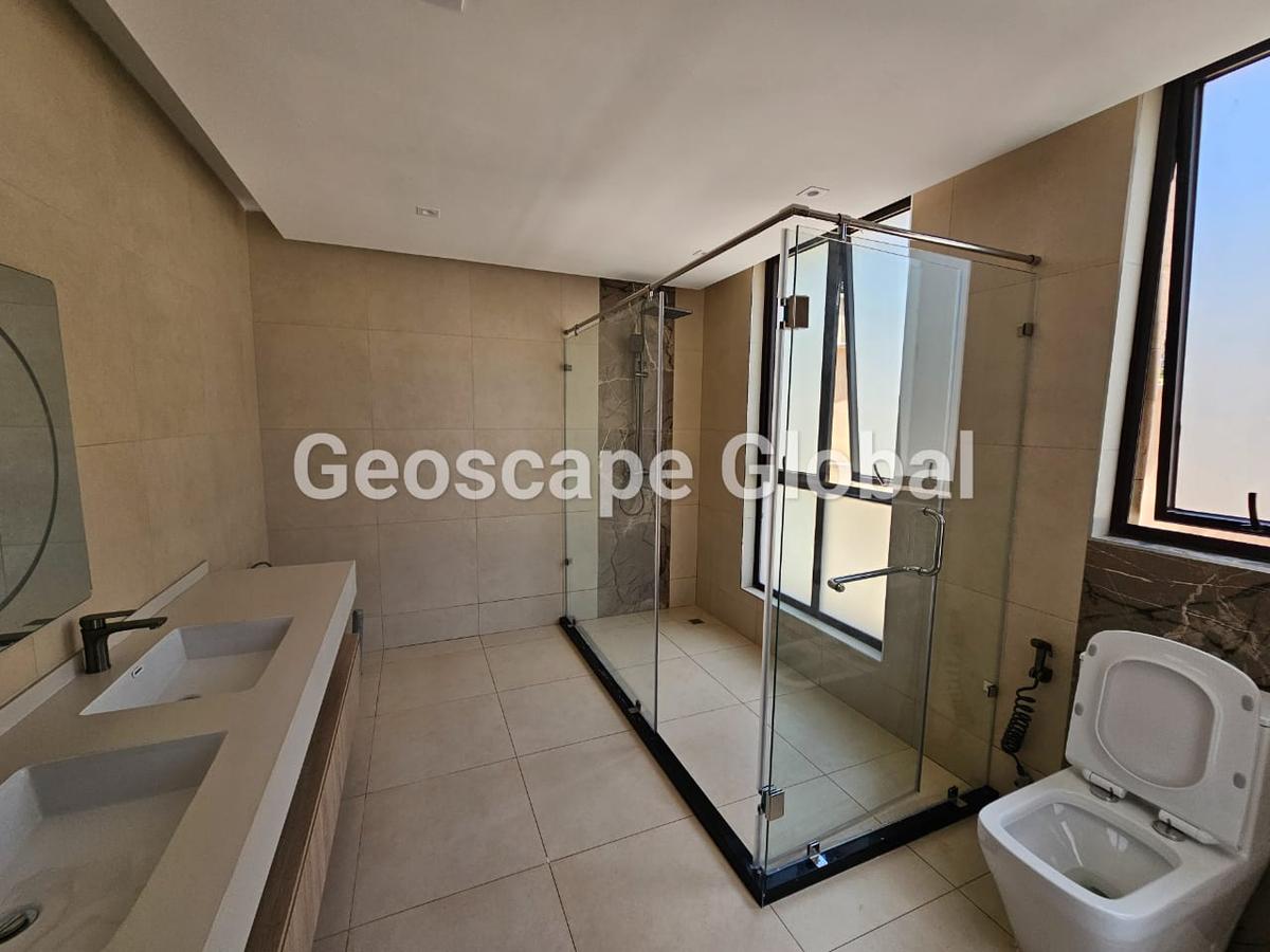 5 Bed House with En Suite in Kitisuru - 4
