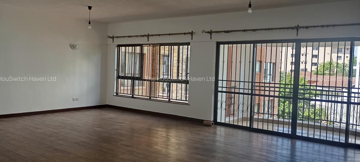 4 Bed Apartment with En Suite at Brookside Drive - 2