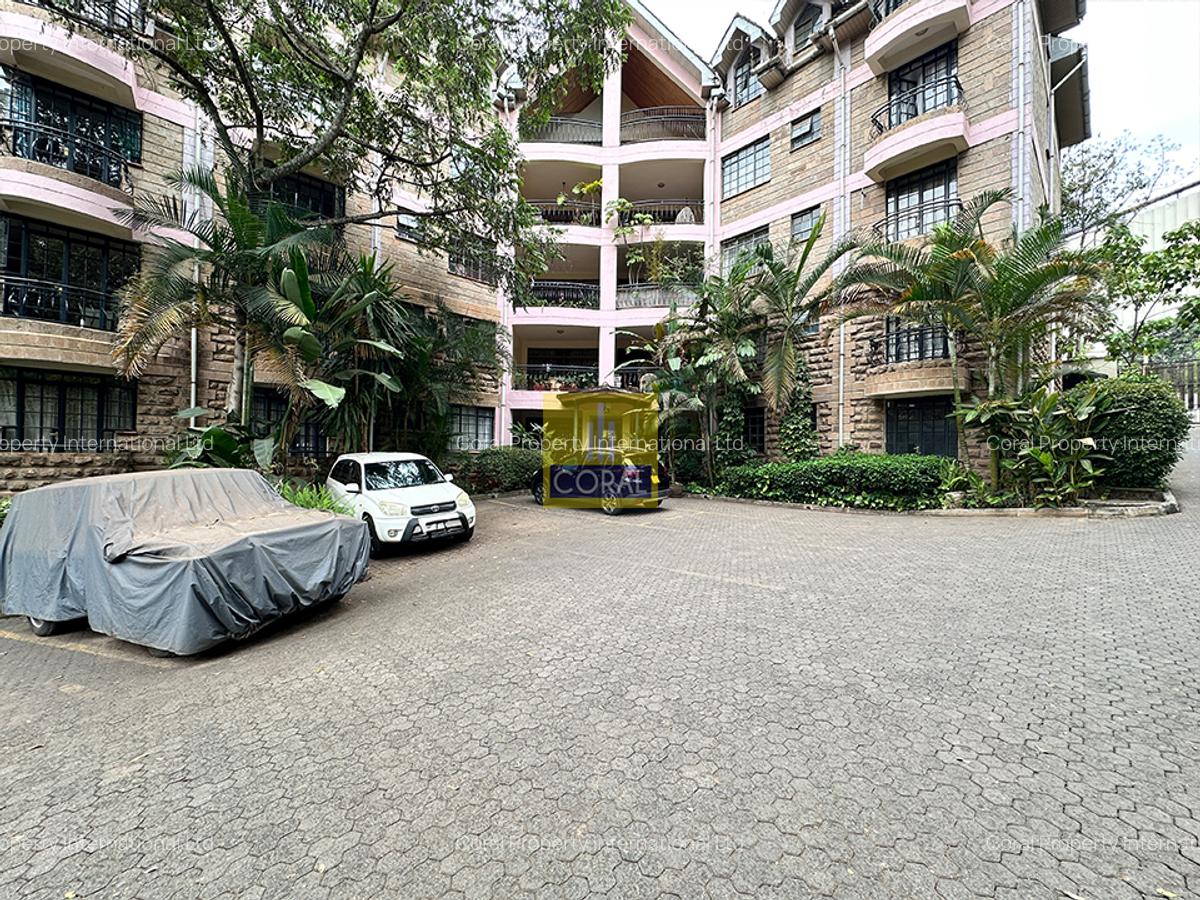 3 Bed Apartment in Riverside - 10