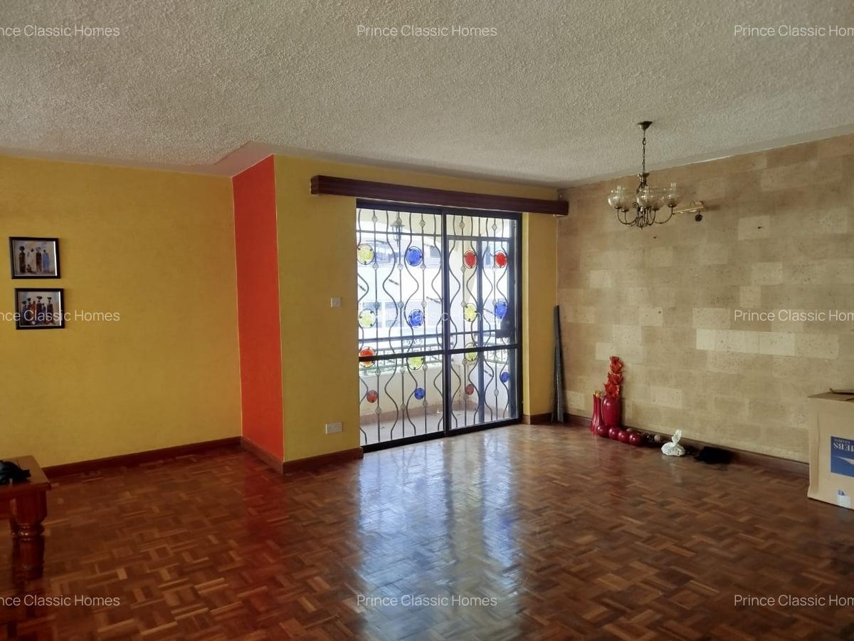 3 Bed Apartment with En Suite in Lavington - 1