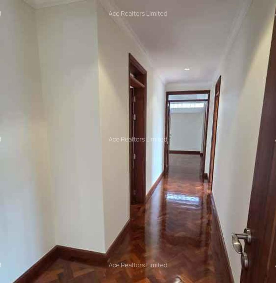 3 Bed Apartment with En Suite at Parklands - 7