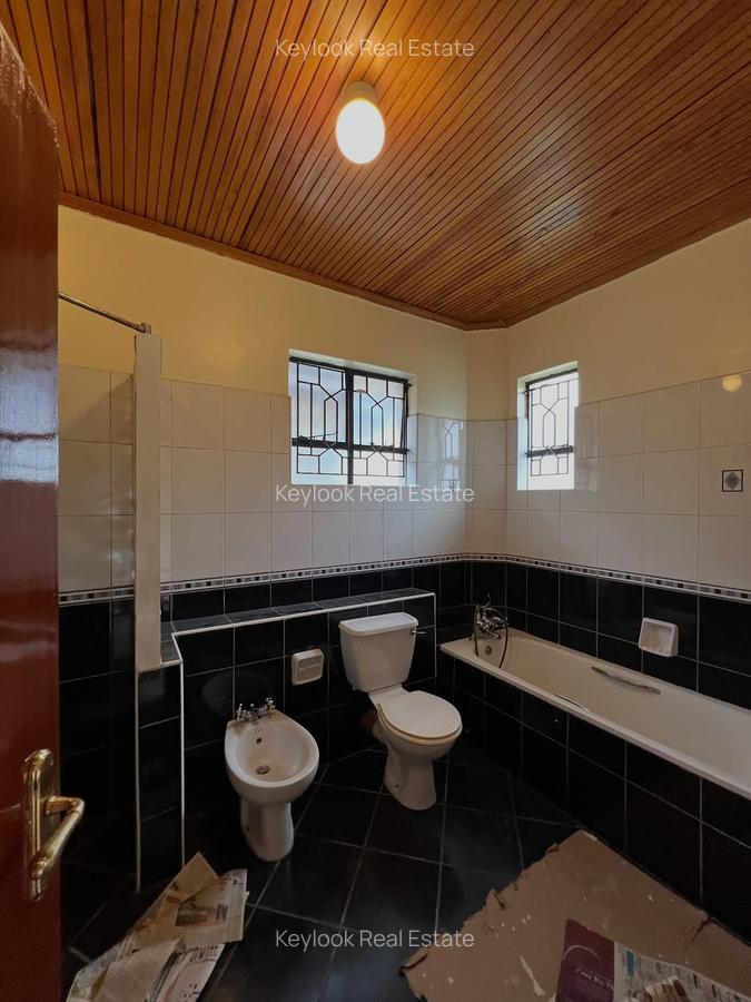 4 Bed Townhouse with En Suite at Lavington Green - 11