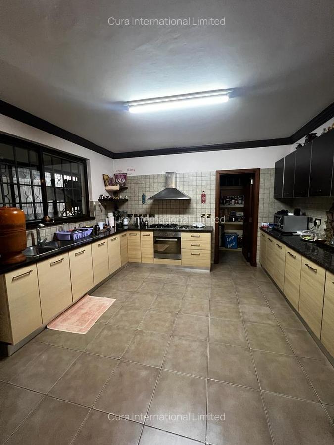 3 Bed Apartment in Parklands - 8