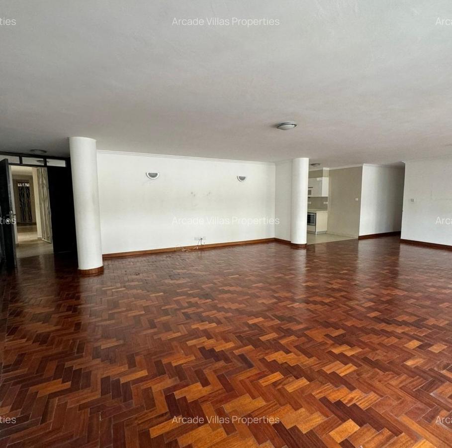 3 Bed Apartment with En Suite in Riverside - 1