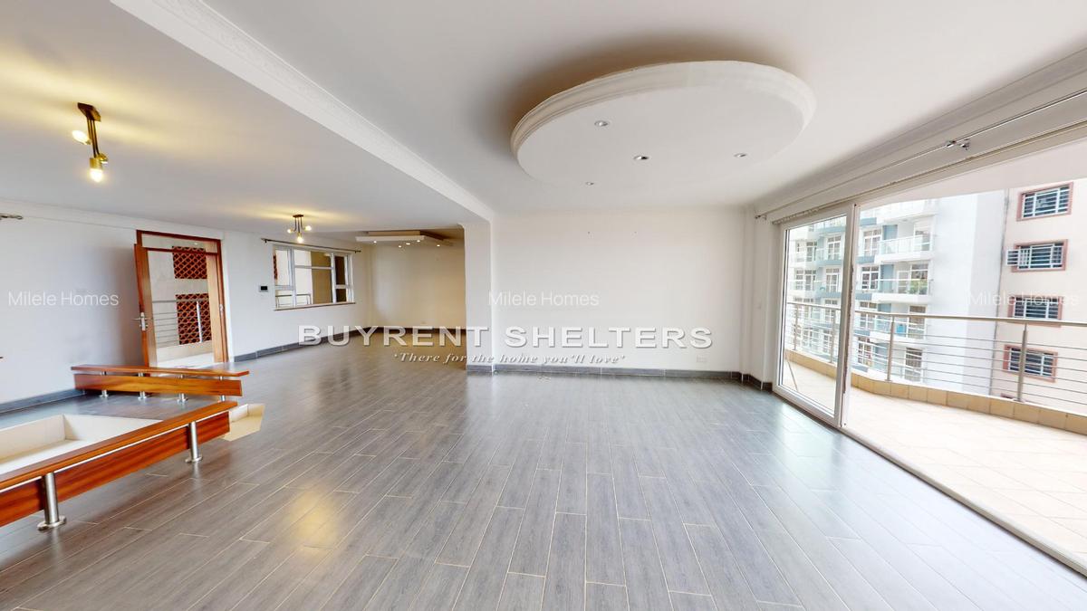 3 Bed Apartment with En Suite at Parklands - 17