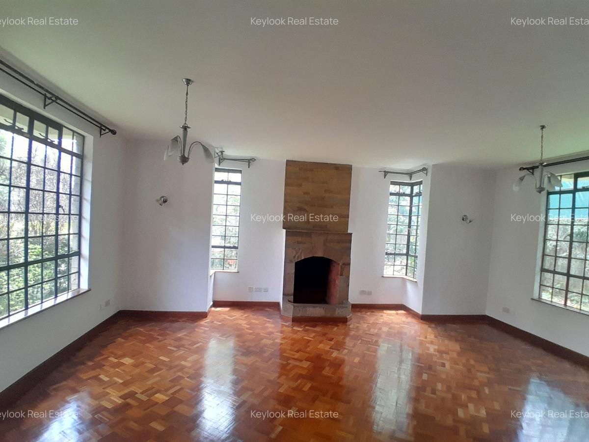 4 Bed Townhouse with En Suite at Lavington - 15