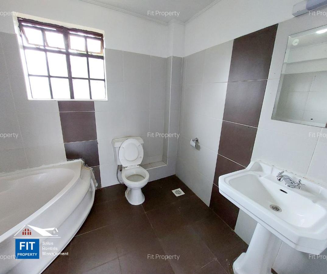 3 Bed Apartment with En Suite in Westlands Area - 12