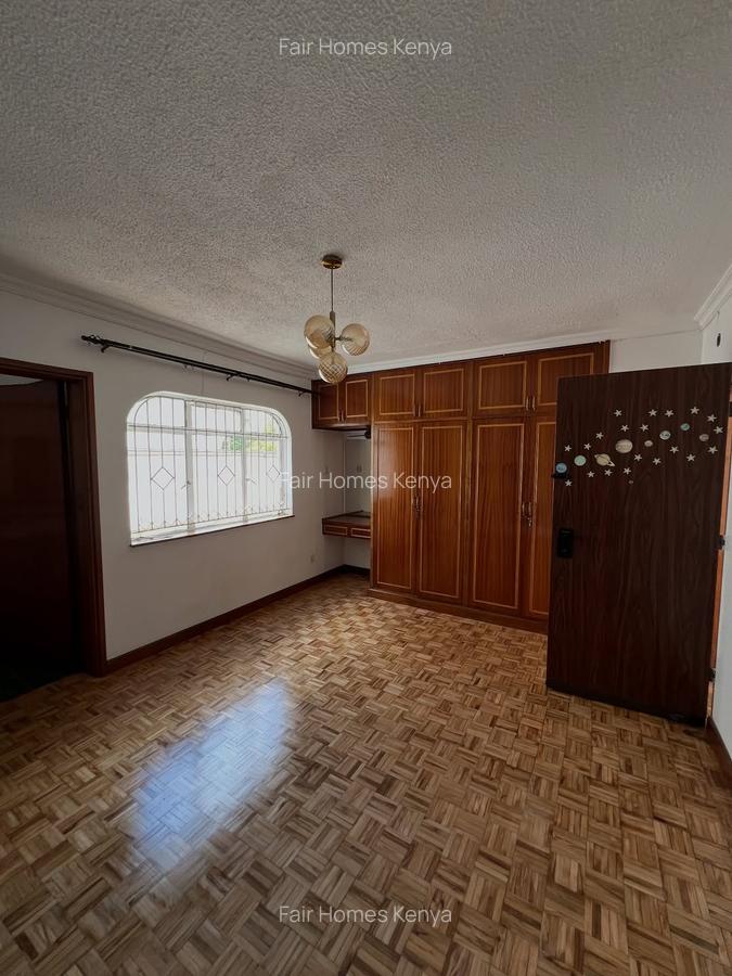 4 Bed Townhouse with En Suite at Lavington Green - 11