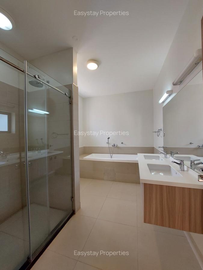 5 Bed Townhouse with En Suite in Lavington - 9