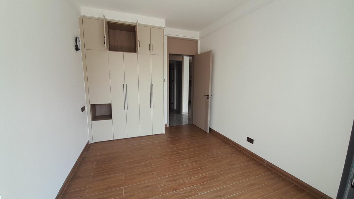 2 Bed Apartment with Gym in Kilimani - 3