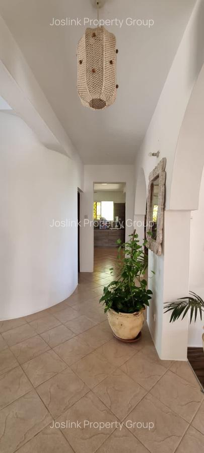 Serviced 4 Bed Apartment with En Suite in Nyali Area - 8