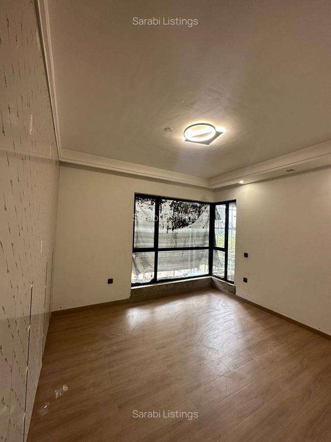 3 Bed Apartment with En Suite in Riverside - 13