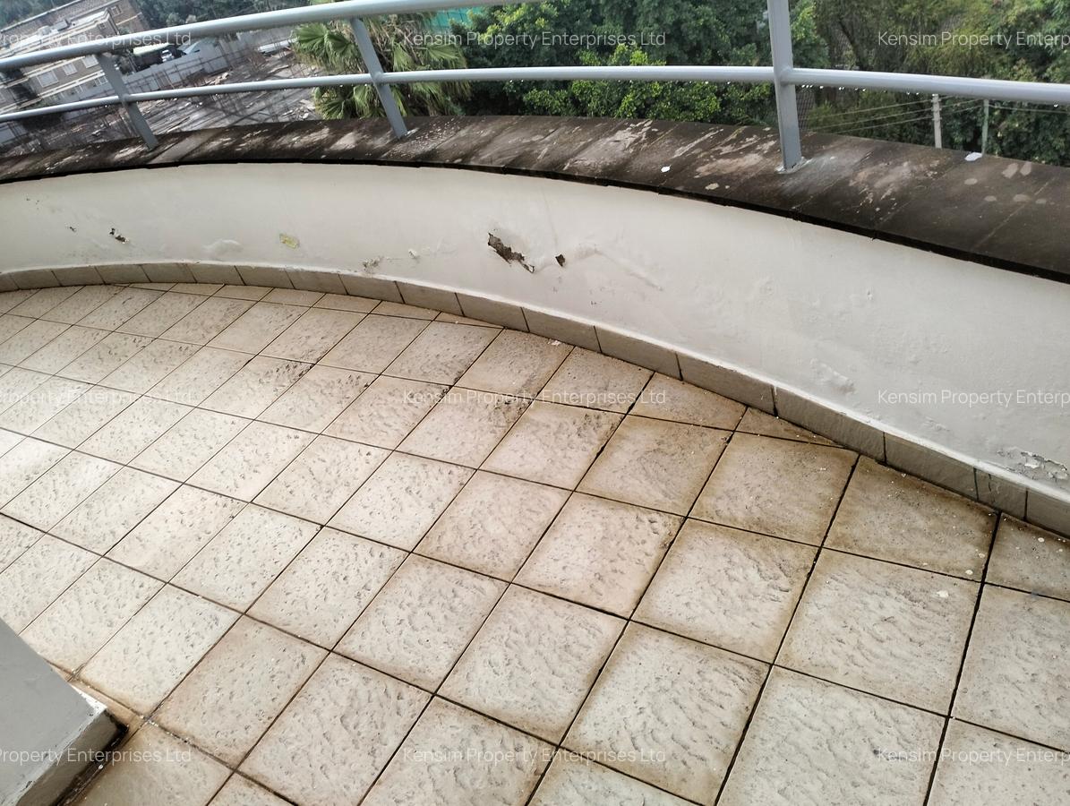 3 Bed Apartment with En Suite in Westlands Area - 4