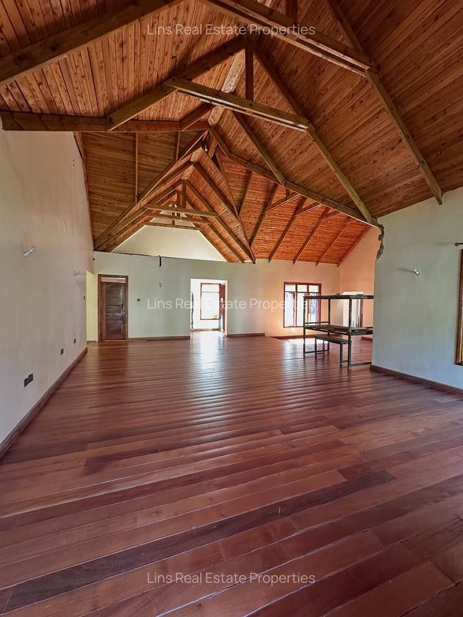 7 Bed House with En Suite in Ridgeways - 19
