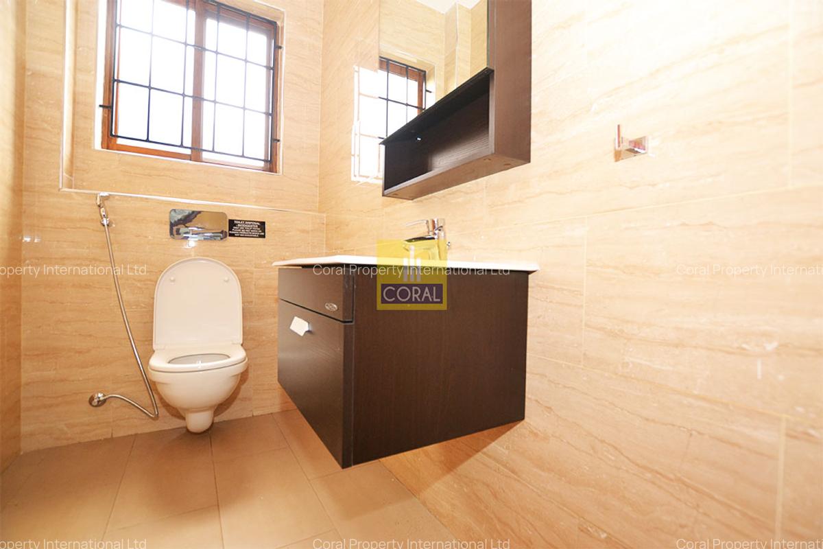 5 Bed Apartment with Parking in Runda - 6