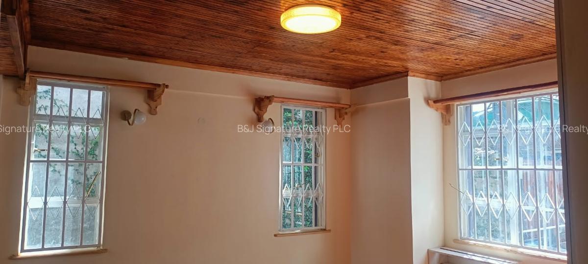 4 Bed Villa with En Suite in Spring Valley - 12