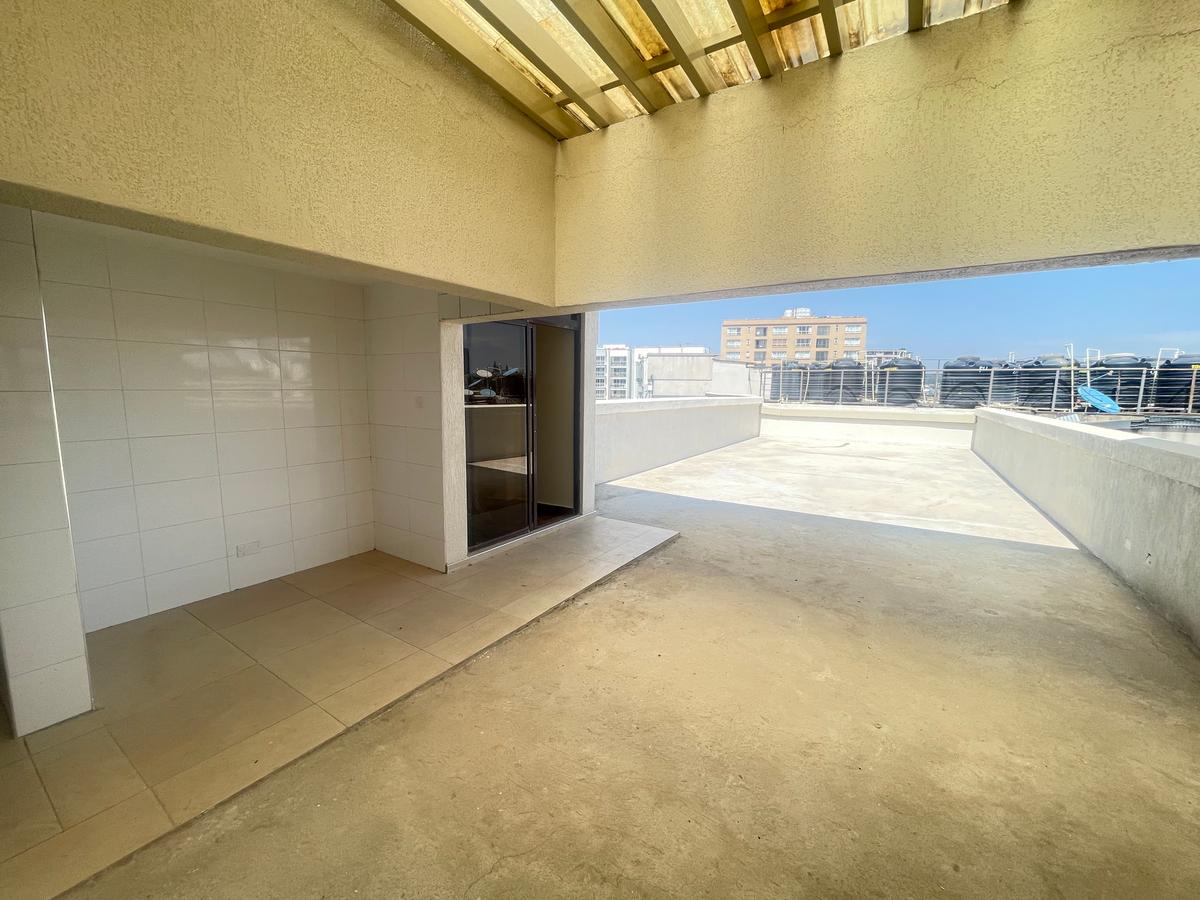 4 Bed Apartment in Riverside - 1