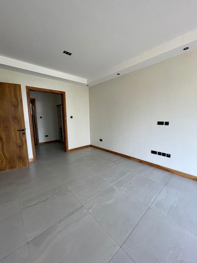 4 Bed Apartment with En Suite in Westlands Area - 2