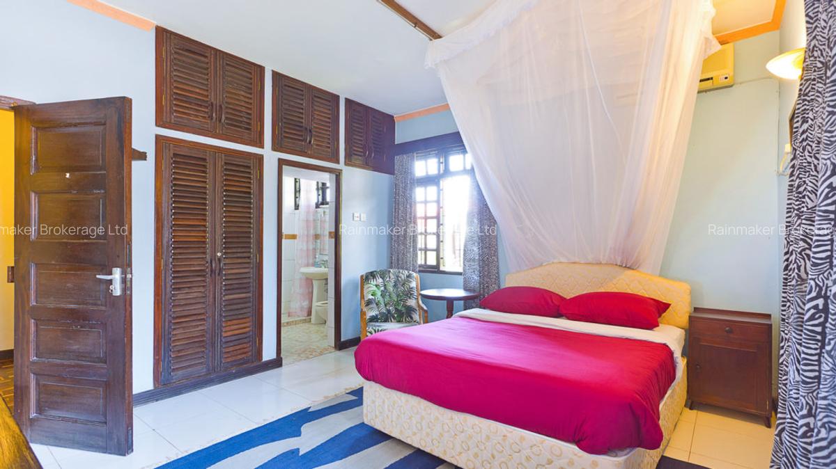 10 Bed House with En Suite in Shanzu - 7