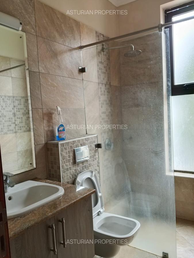 5 Bed Townhouse with En Suite in Karen - 12