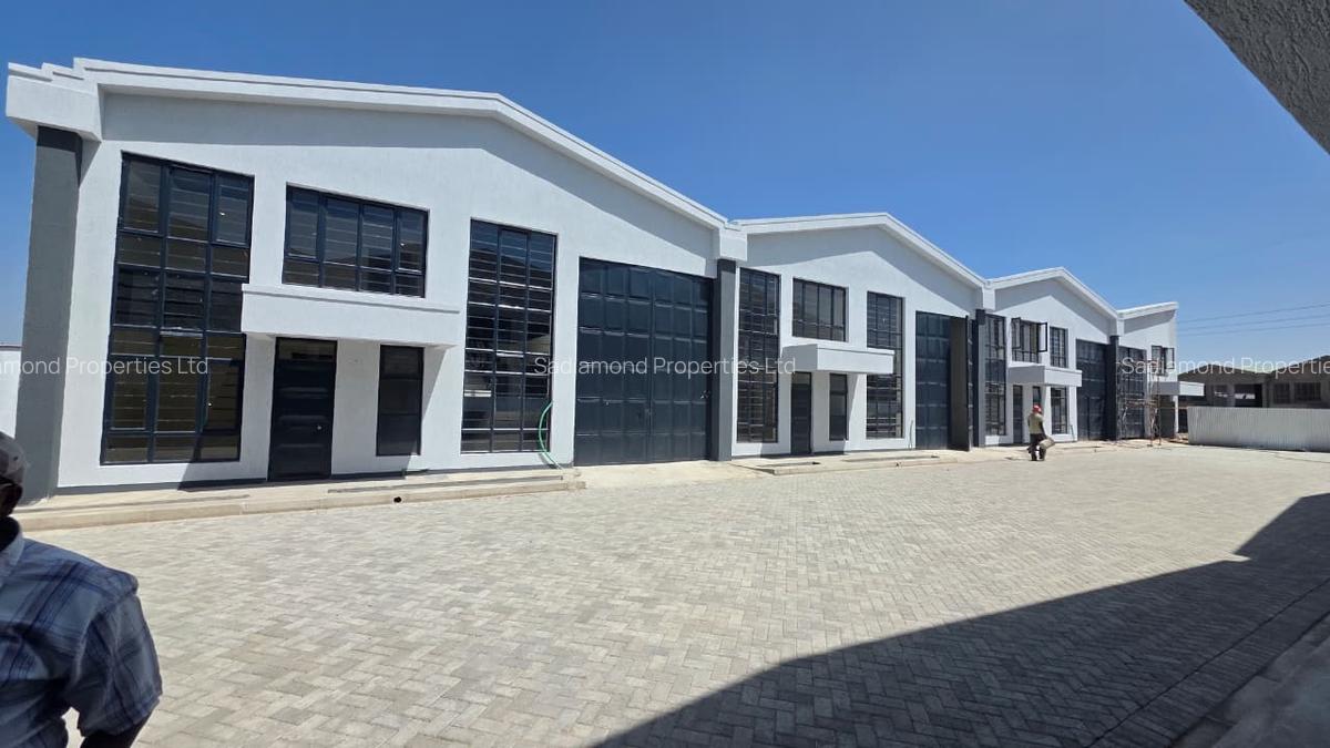 3,500 ft² Warehouse with Parking in Eastern ByPass - 2
