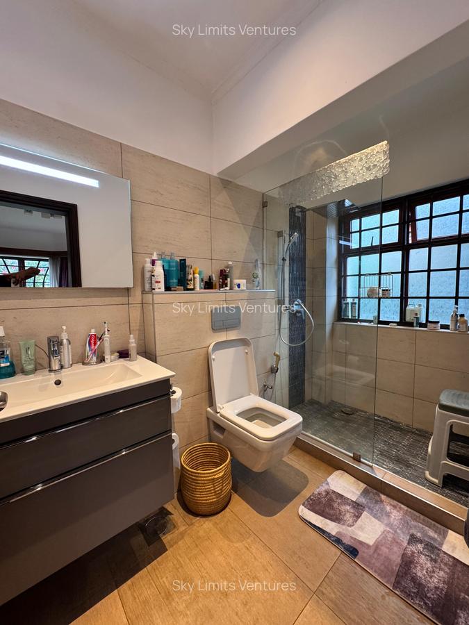 5 Bed Villa with En Suite at Runda - 10