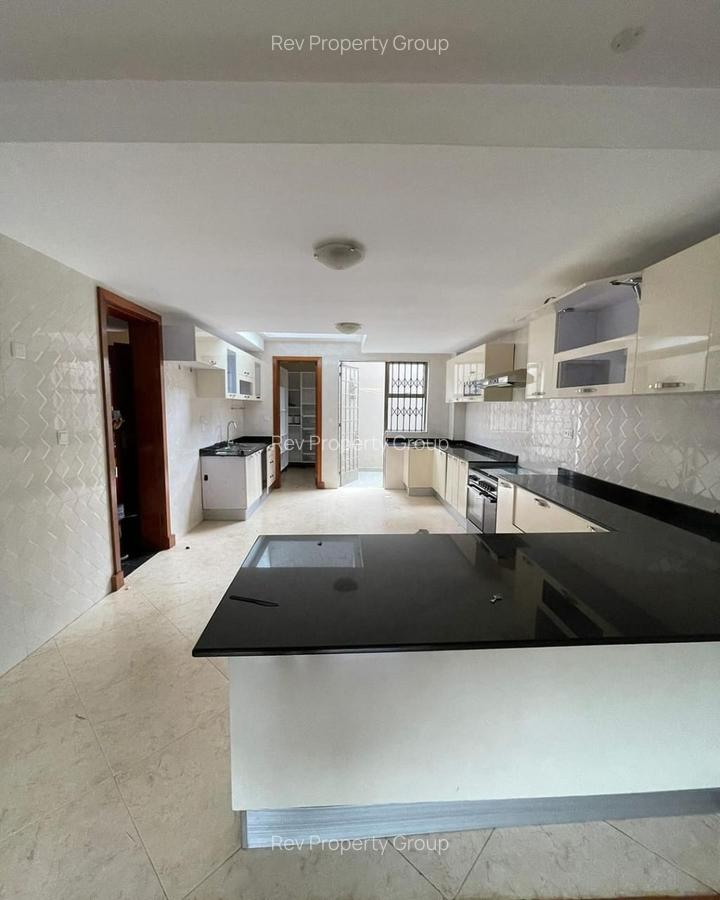 5 Bed Villa with En Suite in Lavington - 3