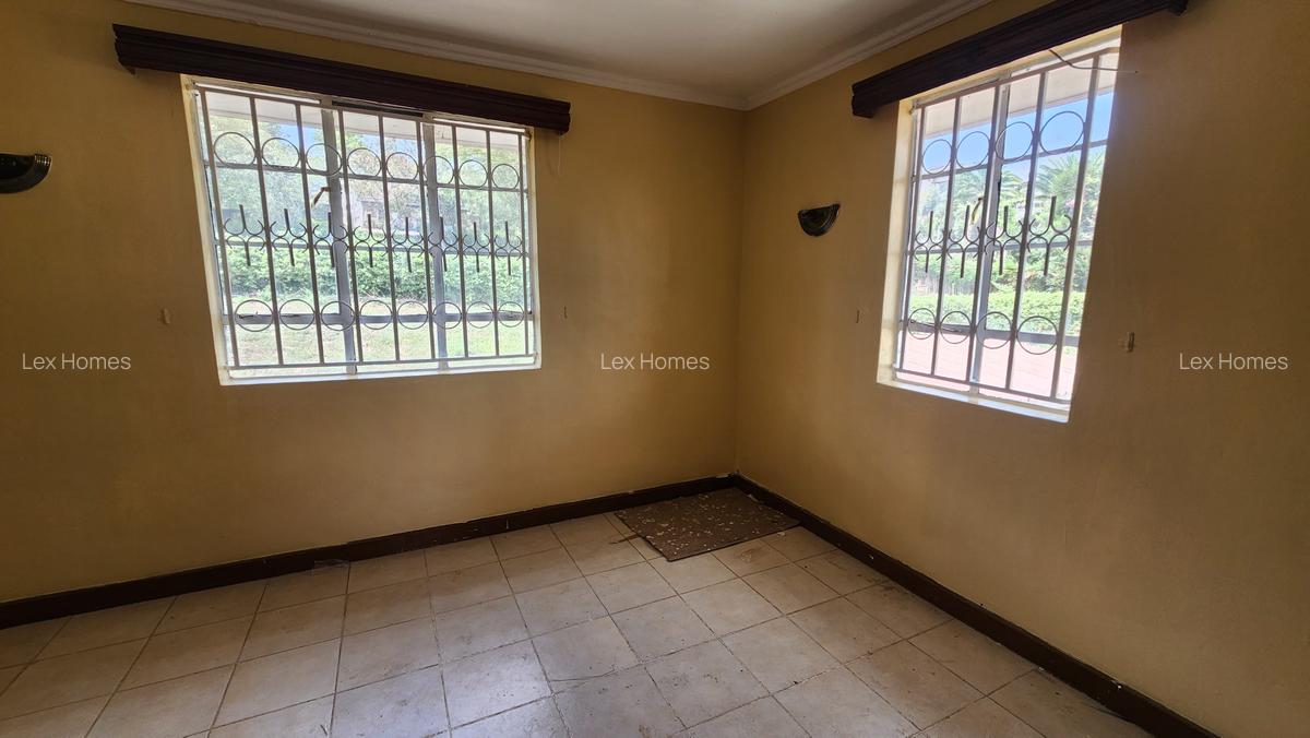 4 Bed House with En Suite at Rimpa Road - 15