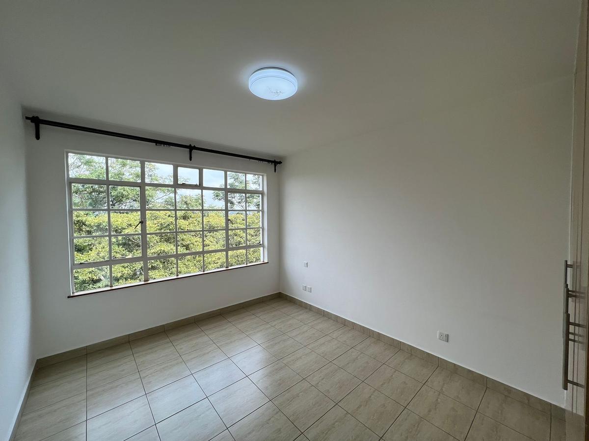 3 Bed Apartment with En Suite in Lavington - 17