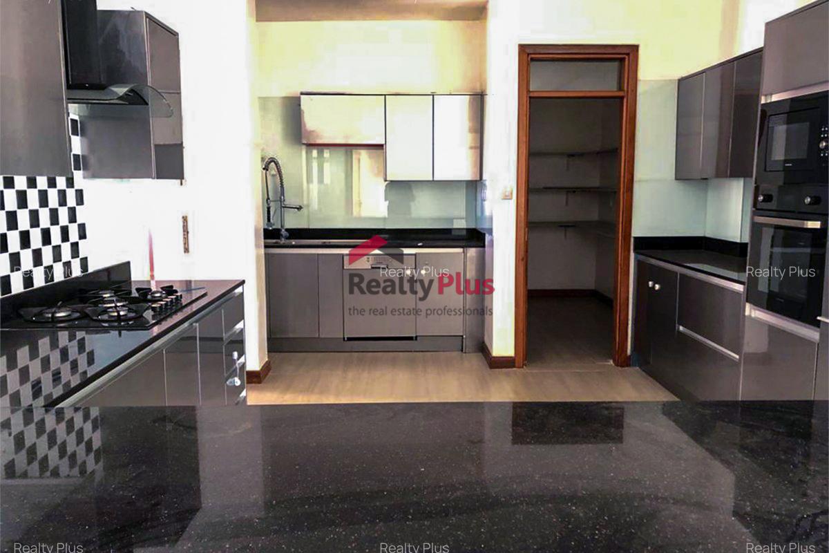 4 Bed Apartment with En Suite in Westlands Area - 2