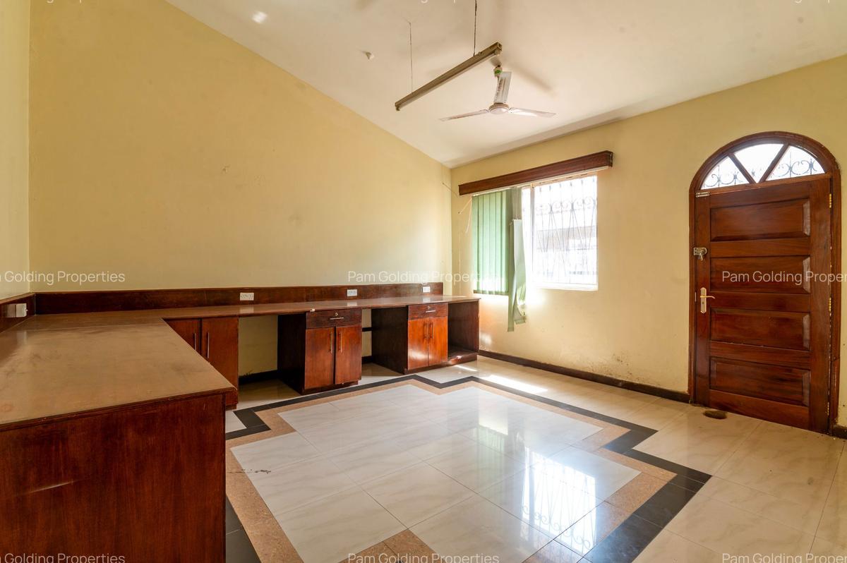 5 Bed Townhouse with En Suite at Ring Road - 9