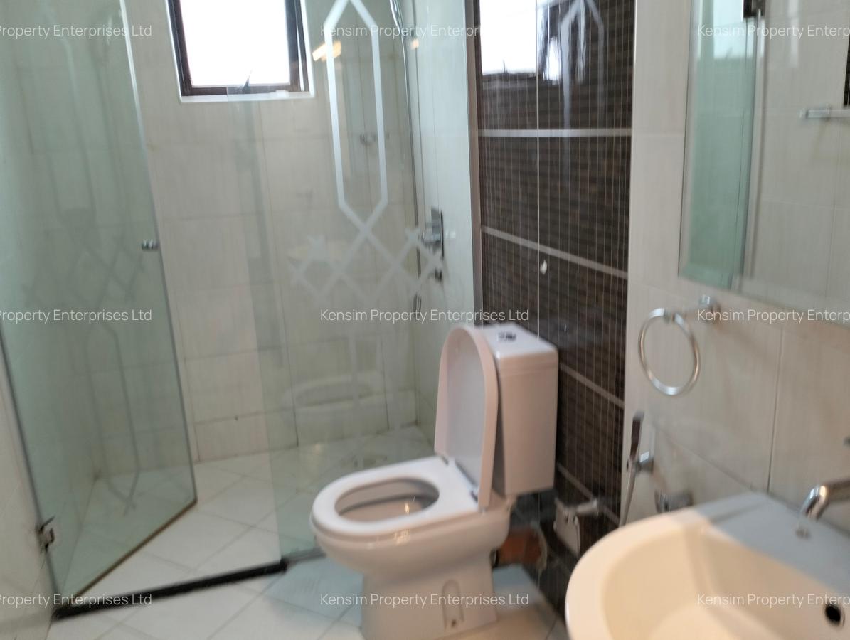 5 Bed Townhouse with En Suite in Westlands Area - 11