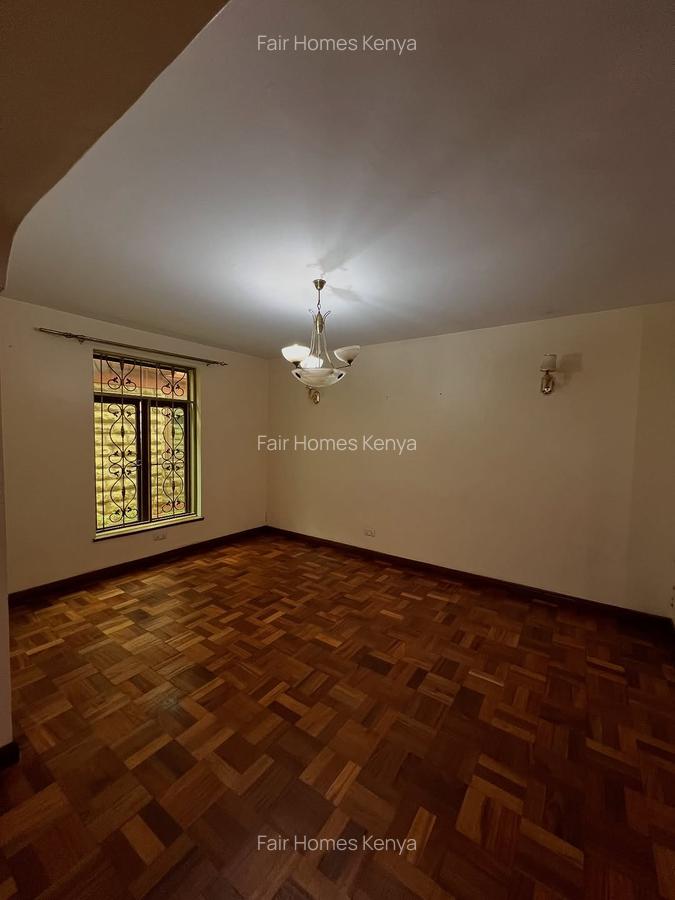 5 Bed Townhouse with En Suite at Othaya Road - 3