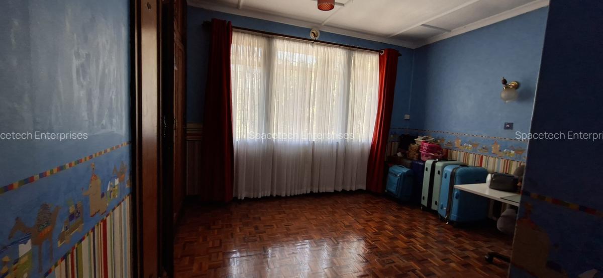 4 Bed House with En Suite in Runda - 8