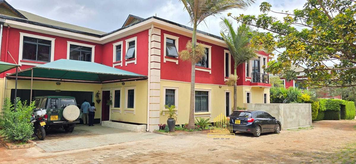 5 Bed Townhouse with En Suite in Lavington - 1