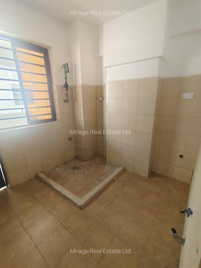 4 Bed Apartment with En Suite in Parklands - 20