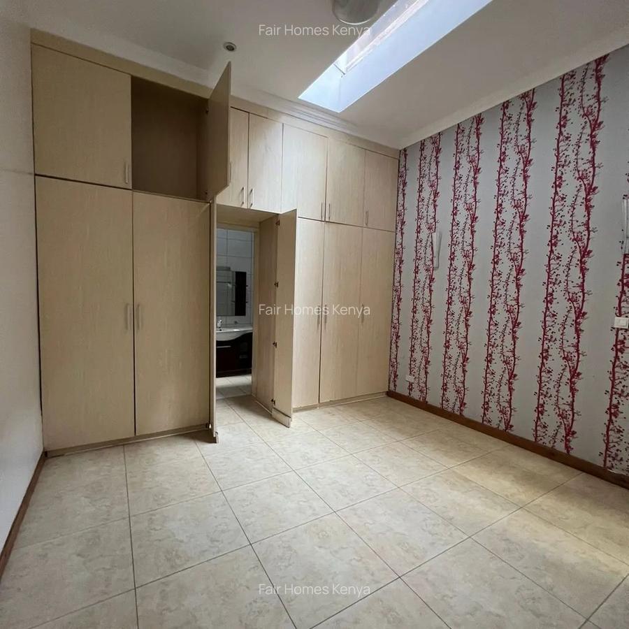 4 Bed Townhouse with En Suite at Riverside Drive - 2