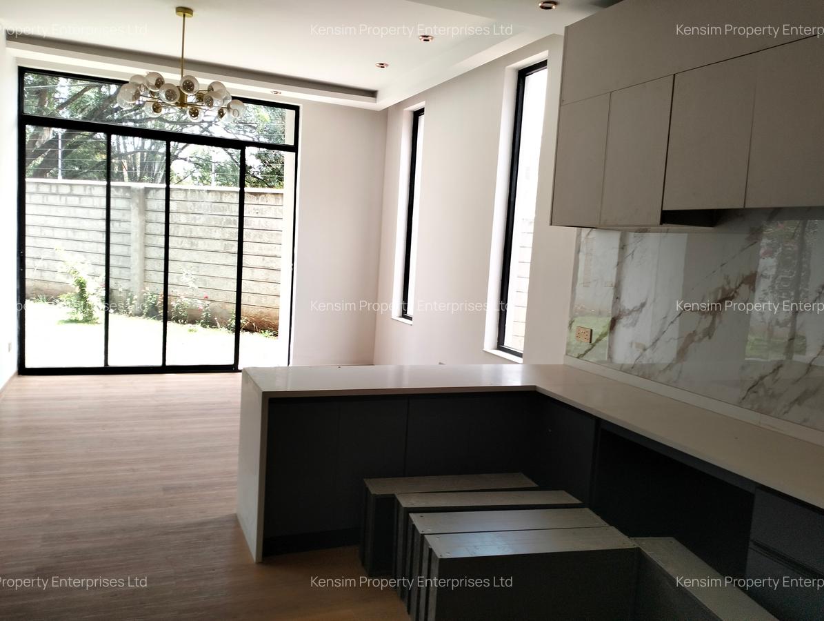 5 Bed Townhouse with En Suite in Lavington - 14