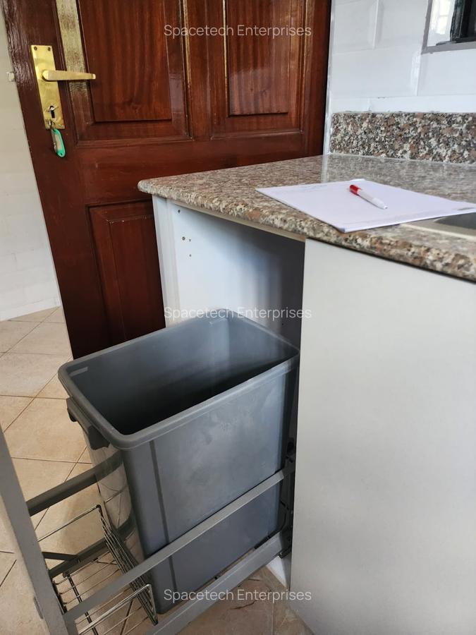 4 Bed House with En Suite in Lavington - 14