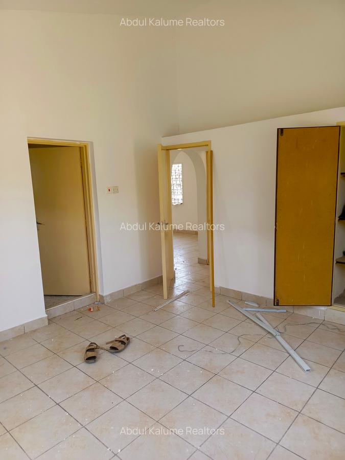 2 Bed House with En Suite at Bamburi - 11