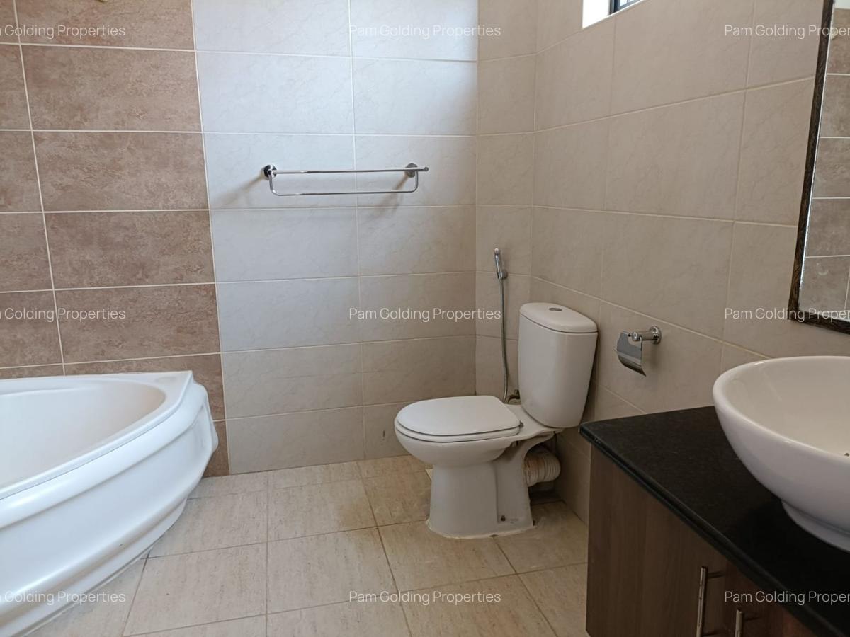 3 Bed Apartment with En Suite in Kileleshwa - 12