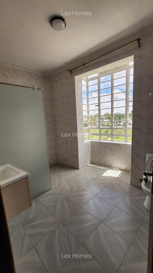 3 Bed House with En Suite at - 12