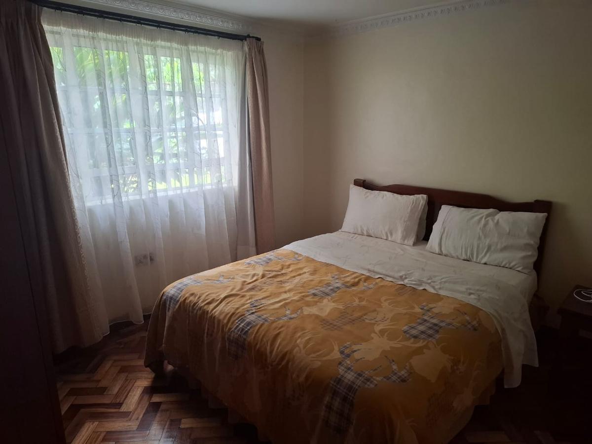 4 Bed House with En Suite in Lavington - 10