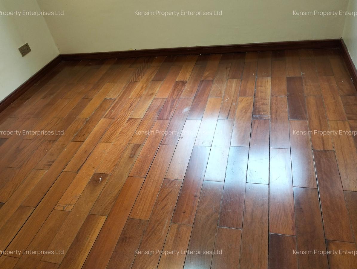 5 Bed Townhouse with En Suite in Lavington - 7